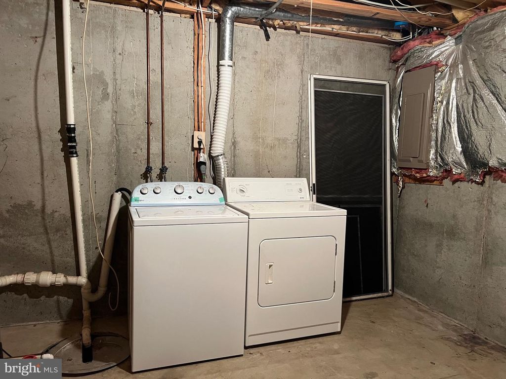 Image 16 of property listing at 6009 WILD GINGER CT, Columbia, MD 21044