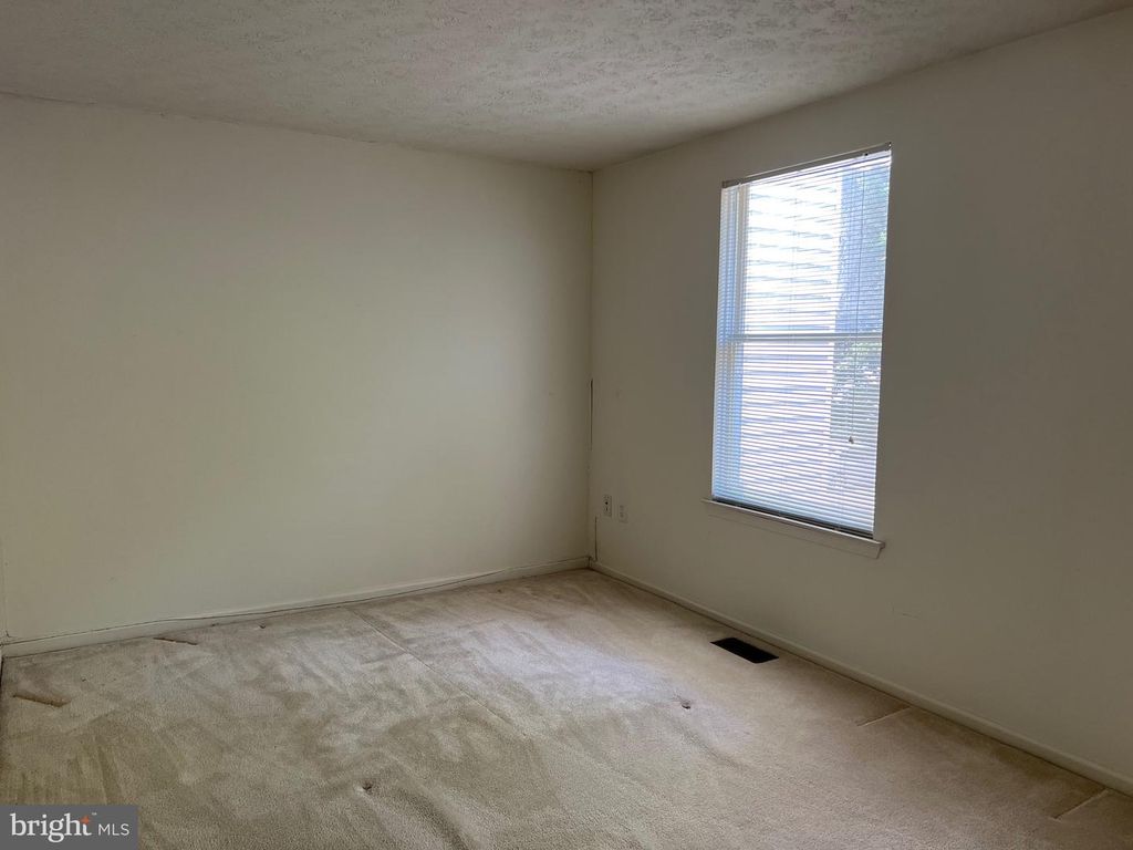 Image 7 of property listing at 6009 WILD GINGER CT, Columbia, MD 21044