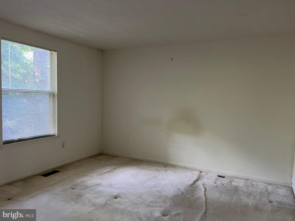 Image 9 of property listing at 6009 WILD GINGER CT, Columbia, MD 21044