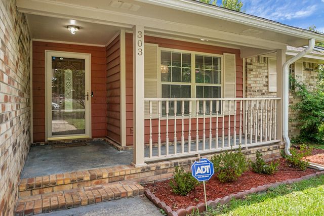 303 E Pandora Drive, Goose Creek, SC 29445