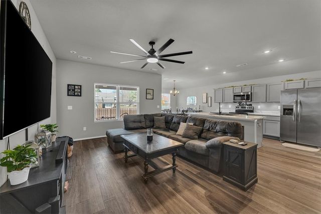 2313 S Silver Street, Siloam Springs, AR 72761