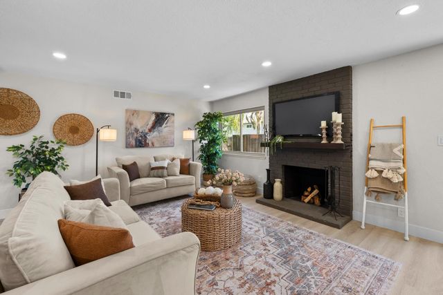 6831 Oaklawn Way, Fair Oaks, CA 95628