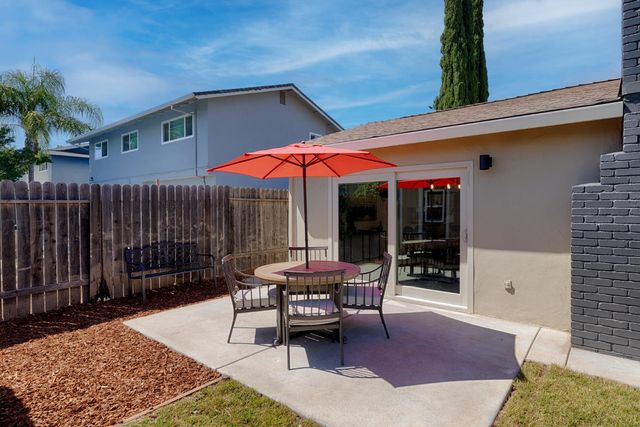 6831 Oaklawn Way, Fair Oaks, CA 95628