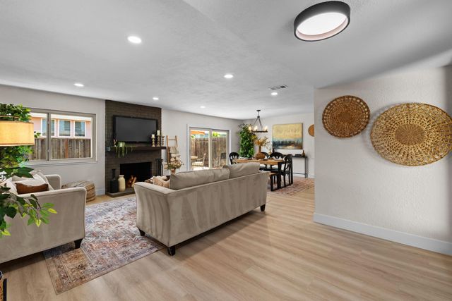 6831 Oaklawn Way, Fair Oaks, CA 95628