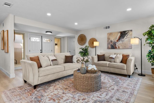 6831 Oaklawn Way, Fair Oaks, CA 95628