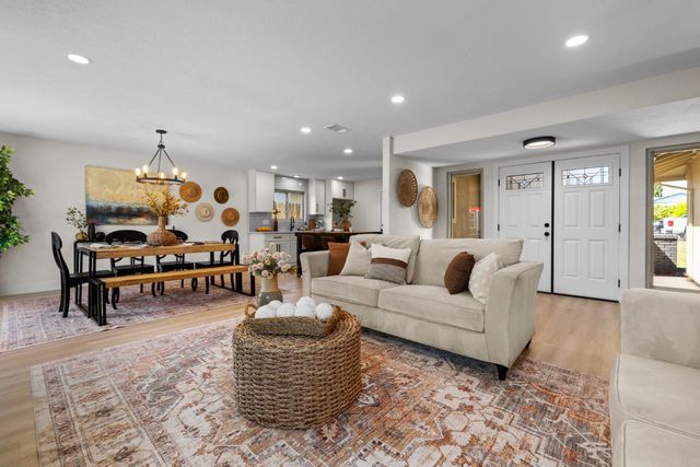6831 Oaklawn Way, Fair Oaks, CA 95628