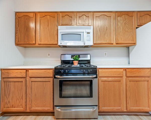 147 Mallard Pointe Drive, Valparaiso, IN 46385