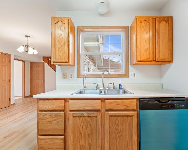 147 Mallard Pointe Drive, Valparaiso, IN 46385