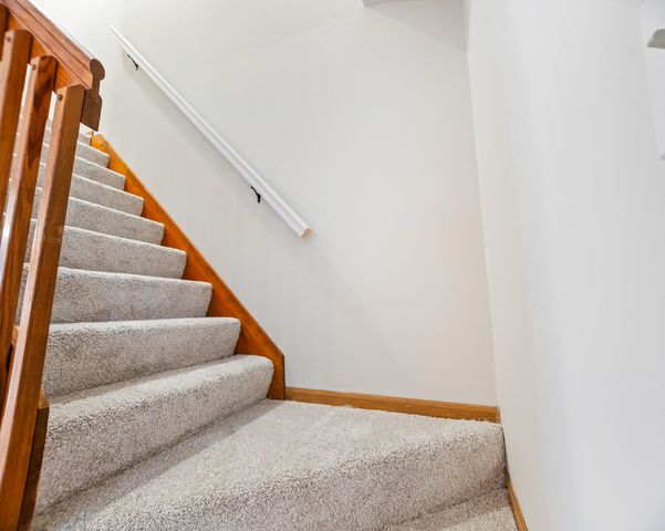 147 Mallard Pointe Drive, Valparaiso, IN 46385