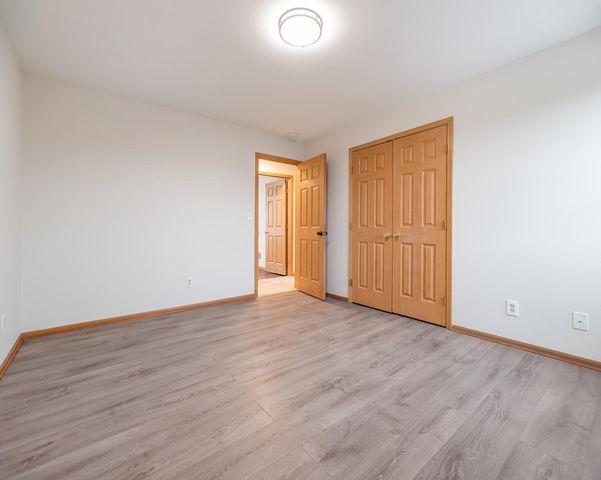 147 Mallard Pointe Drive, Valparaiso, IN 46385