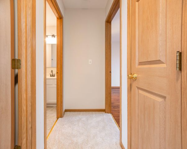 147 Mallard Pointe Drive, Valparaiso, IN 46385