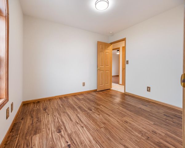 147 Mallard Pointe Drive, Valparaiso, IN 46385