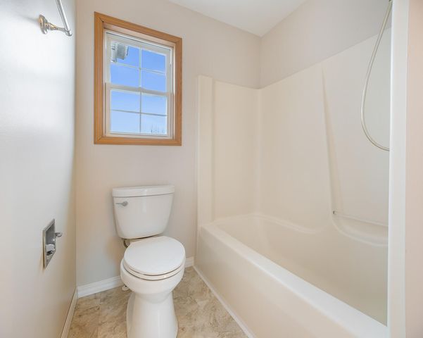 147 Mallard Pointe Drive, Valparaiso, IN 46385