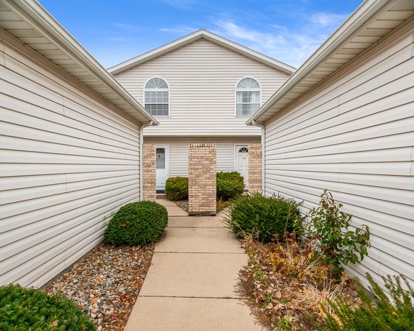 147 Mallard Pointe Drive, Valparaiso, IN 46385