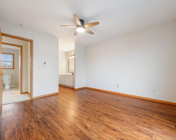 147 Mallard Pointe Drive, Valparaiso, IN 46385