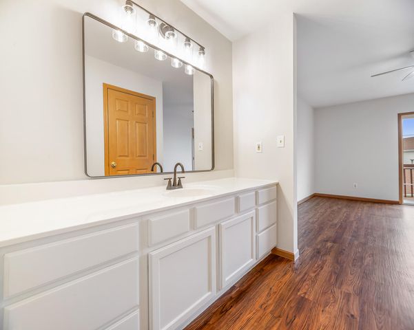 147 Mallard Pointe Drive, Valparaiso, IN 46385