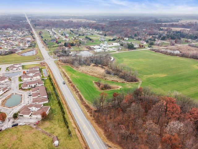 147 Mallard Pointe Drive, Valparaiso, IN 46385