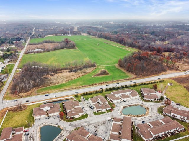 147 Mallard Pointe Drive, Valparaiso, IN 46385