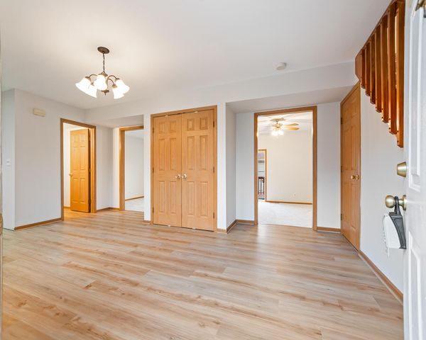 147 Mallard Pointe Drive, Valparaiso, IN 46385