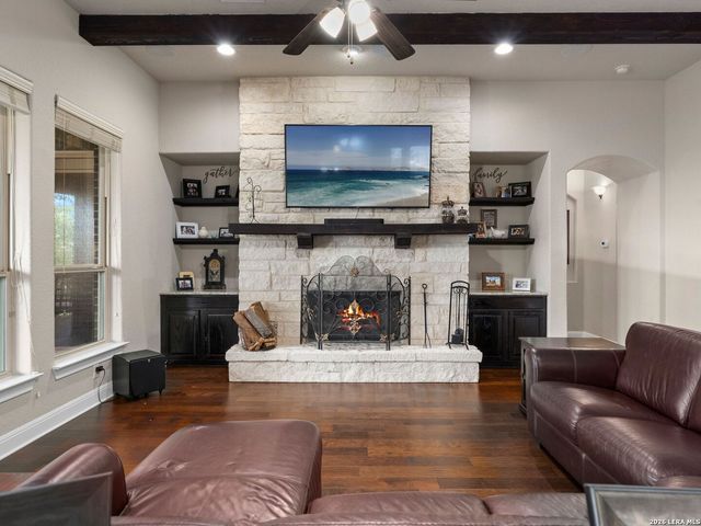 8926 Irving HL, Boerne, TX 78015