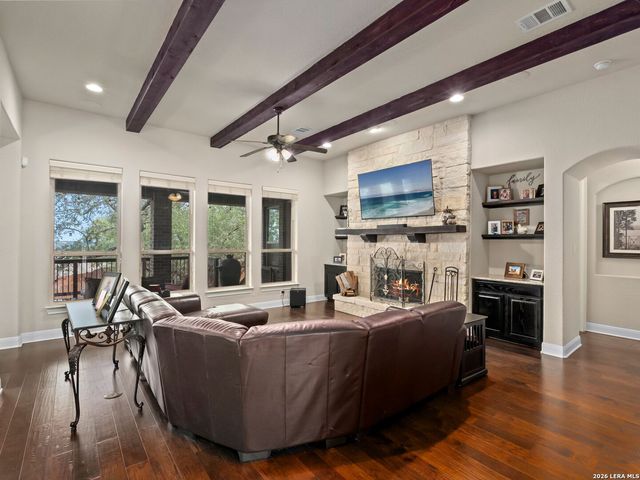 8926 Irving HL, Boerne, TX 78015