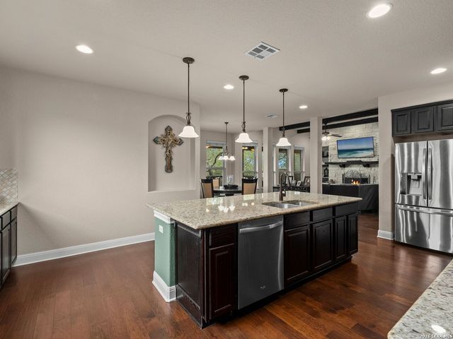 8926 Irving HL, Boerne, TX 78015