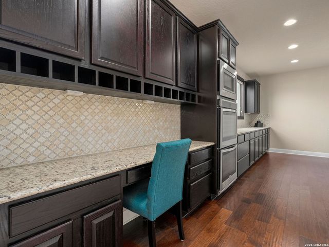 8926 Irving HL, Boerne, TX 78015