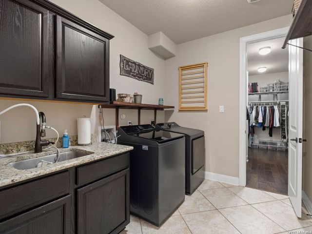 8926 Irving HL, Boerne, TX 78015