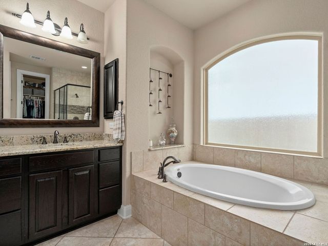 8926 Irving HL, Boerne, TX 78015