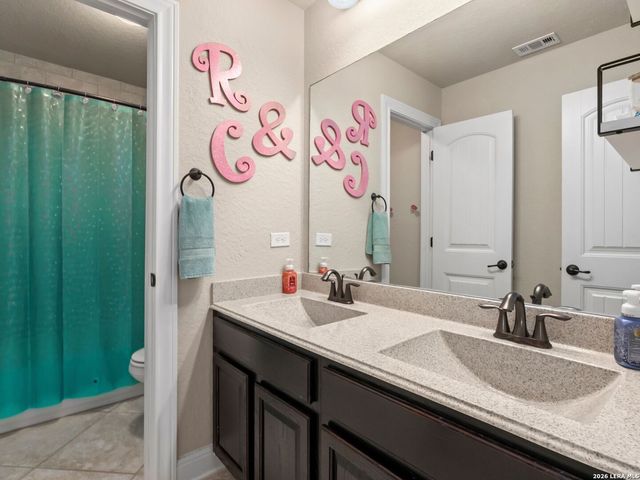 8926 Irving HL, Boerne, TX 78015