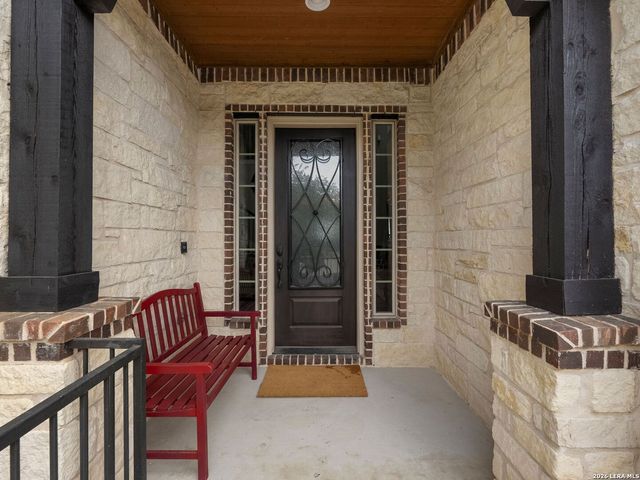 8926 Irving HL, Boerne, TX 78015