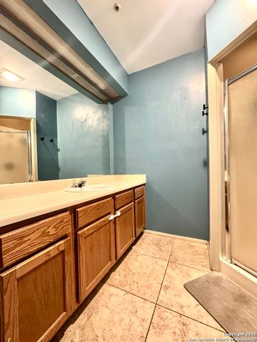 8527 Stonebridge Apt 2, San Antonio, TX 78240