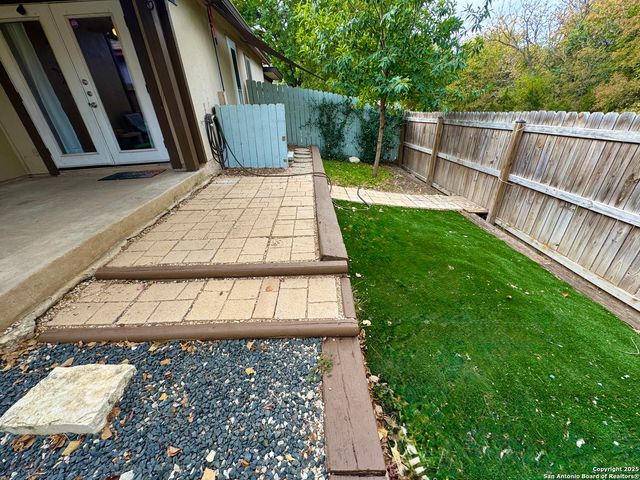 8527 Stonebridge Apt 2, San Antonio, TX 78240