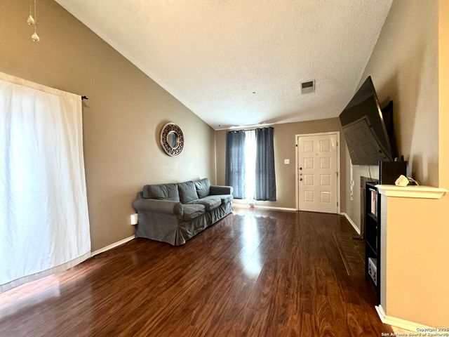 8527 Stonebridge Apt 2, San Antonio, TX 78240