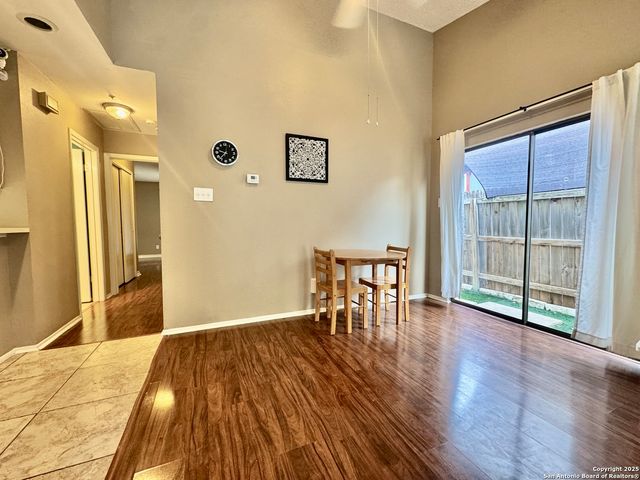 8527 Stonebridge Apt 2, San Antonio, TX 78240