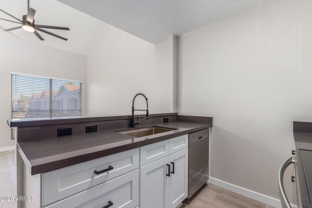 8888 N 47TH Avenue 212, Glendale, AZ 85302