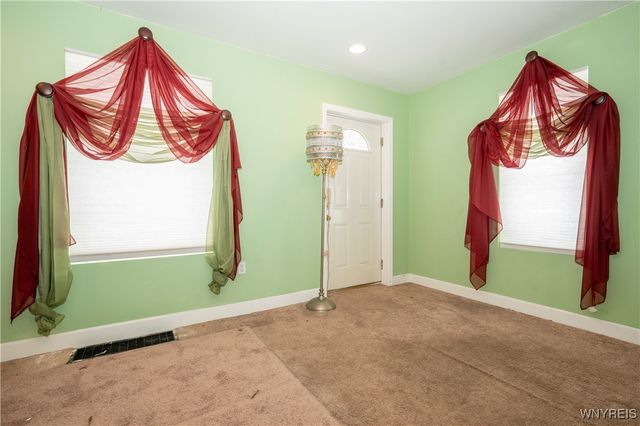 6040 Aiken Road, Pendleton, NY 14094