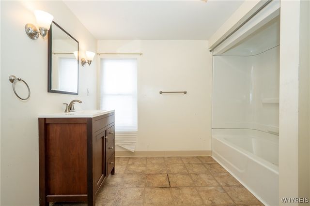 6040 Aiken Road, Pendleton, NY 14094