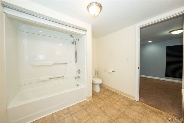 6040 Aiken Road, Pendleton, NY 14094