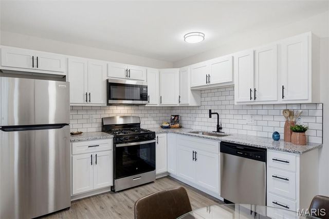 2975 Dover Drive, Florissant, MO 63033