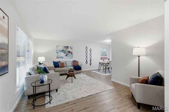 2975 Dover Drive, Florissant, MO 63033