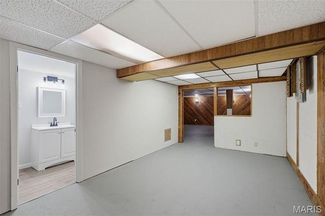 2975 Dover Drive, Florissant, MO 63033
