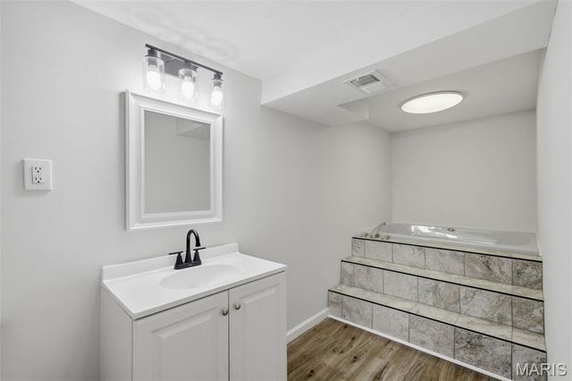 2975 Dover Drive, Florissant, MO 63033