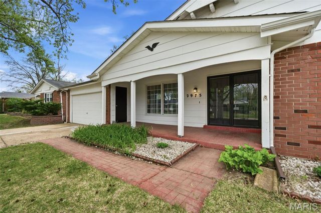 2975 Dover Drive, Florissant, MO 63033
