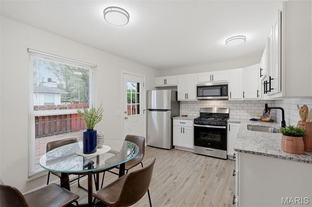 2975 Dover Drive, Florissant, MO 63033