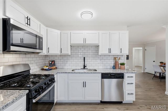 2975 Dover Drive, Florissant, MO 63033
