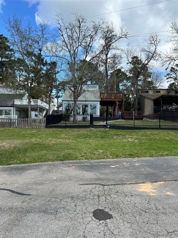 30 Harbour Lane, Coldspring, TX 77331