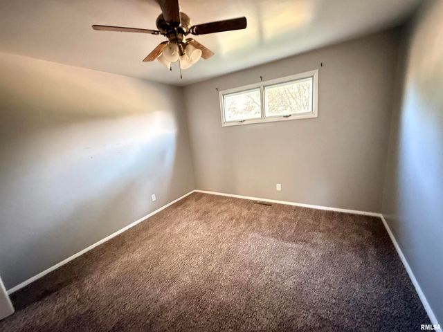 211 E CLEVELAND Street, West Frankfort, IL 62896