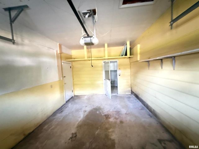 211 E CLEVELAND Street, West Frankfort, IL 62896