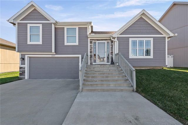 2207 Pike Street, St Joseph, MO 64503